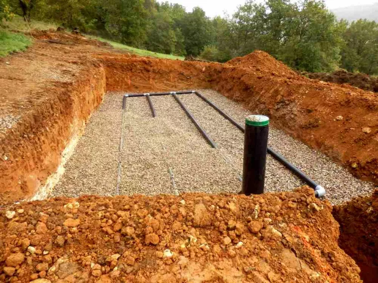Poser un drain en pied de façade par un professionnel, Pollestres, Malanchini Terrassement VRD
